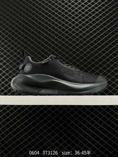 130 ✅耐克NK Infinity Run 4 Gore-Tex 耐克防水公路助力畅跑鞋 FB2197-100  鞋身融入 GORE-TEX 防水层 搭配柔软鞋口在下雨时帮助双足保持干爽舒适 结合