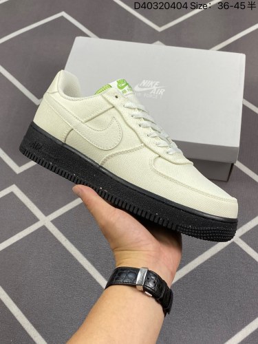 160NK Air Force 1´07 Low 空军一号低帮百搭休闲运动板鞋 FJ3289-001 柔软、弹性十足的缓震性能和出色的中底设计 横跨复古与现代的外型结合 造就出风靡全球三十多年的F