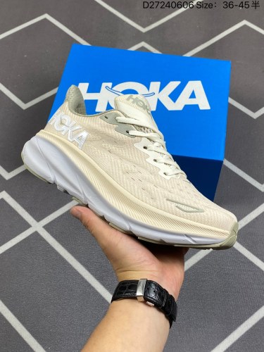 120✅小红书推荐HOKA全新配色 这个品牌来自于新西兰的毛利语，HOKA表示大地，ONE ONE表示飞越，连起来就是飞越地平线，ONE ONE不是读作“万万”，